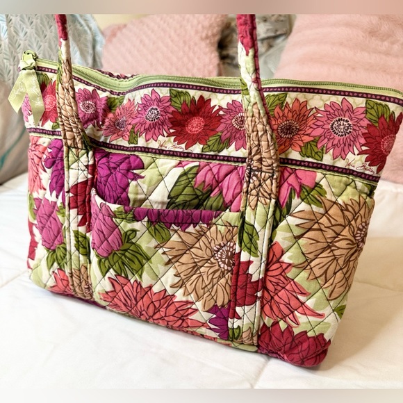 Vera Bradley Quilted Purse Tote in Hello Dahlia Pattern - Picture 2 of 15